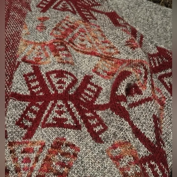 American Eagle Outfitters Women’s Aztec Print Cardigan Sweater Size 2XL EUC - Picture 3 of 6
